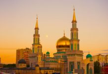 रूसी कहानी -मारेय नाम का किसान gold mosque during sunset